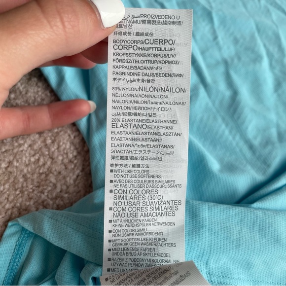 Under Armour | CoolSwitch Run Tank | BLUE - MEDIUM - Picture 3 of 8